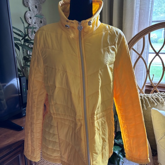 Guess Brand Lightweight Jacket Size XLG - Picture 3 of 8